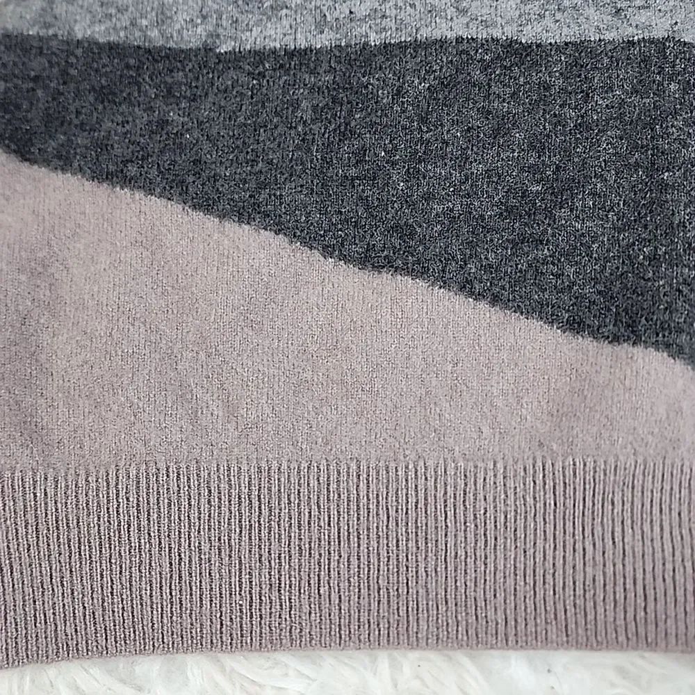 100% Cashmere FORTE Colorblock Sweater Buttery Soft Color Block - Picture 8 of 8